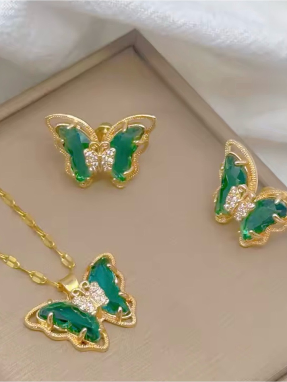 Stainless steel Cute Micro-inlaid Butterfly Necklace Earrings Set Classic